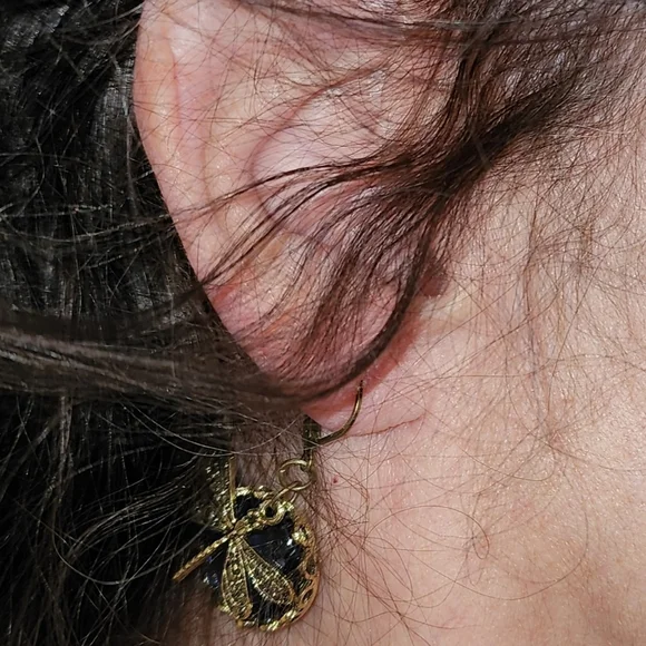 New Vintage Look Dragonfly Self Latch Earrings - Picture 5 of 11
